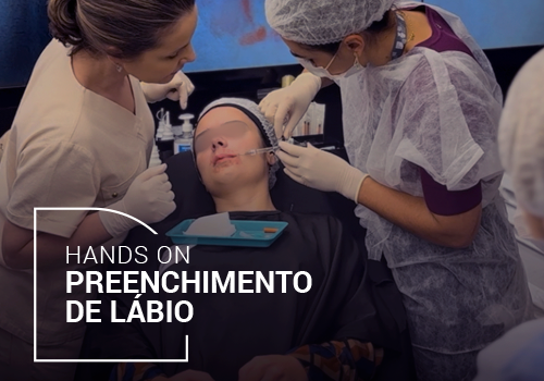 Hands on Preenchimento de lábio
